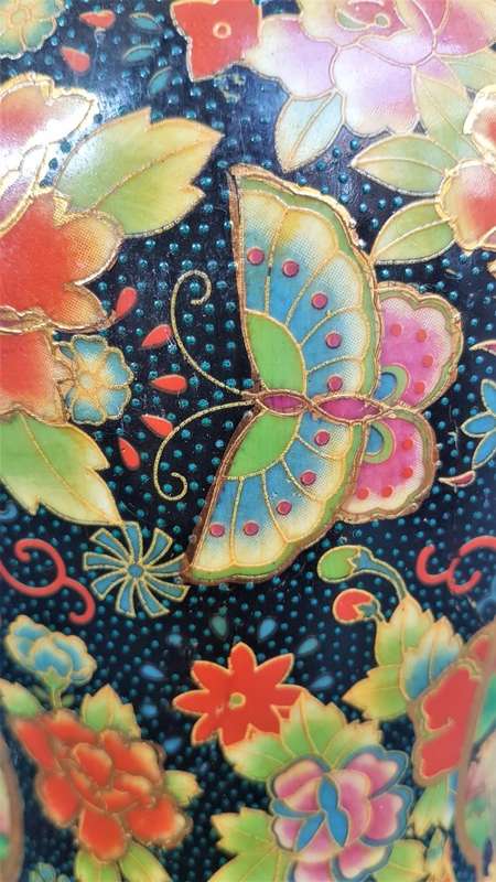 Vintage! Early-Mid Century Chinese Satsuma Style Vase.