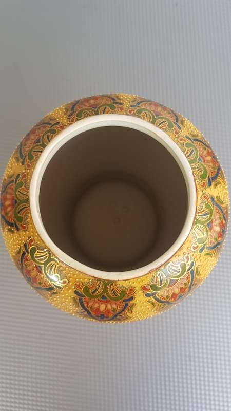 Vintage! Early-Mid Century Chinese Satsuma Style Vase.