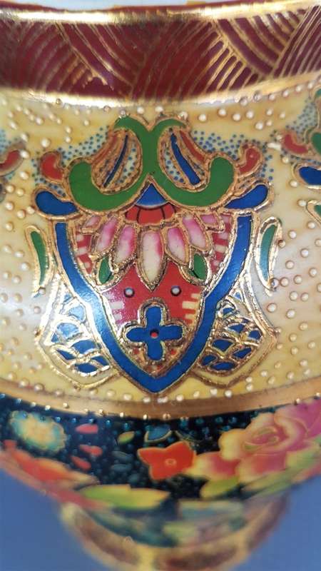 Vintage! Early-Mid Century Chinese Satsuma Style Vase.