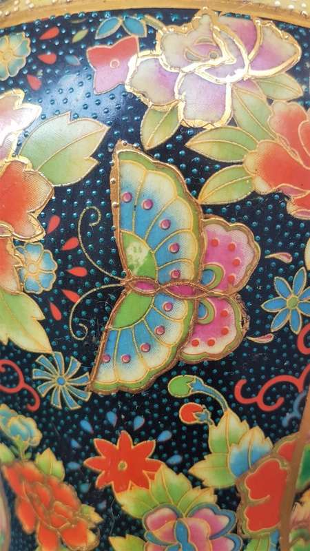 Vintage! Early-Mid Century Chinese Satsuma Style Vase.