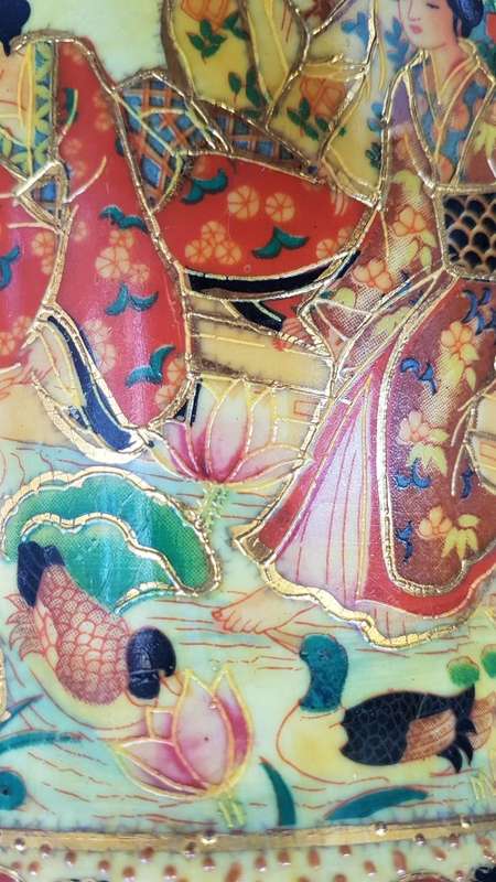Vintage! Early-Mid Century Chinese Satsuma Style Vase.