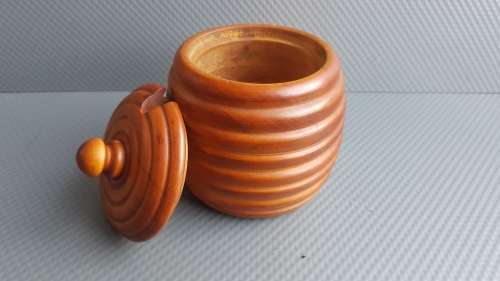 Vintage! Wooden Beehive Shaped Honey Jar With Lid.