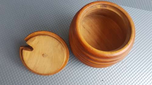 Vintage! Wooden Beehive Shaped Honey Jar With Lid.