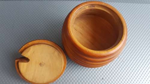 Vintage! Wooden Beehive Shaped Honey Jar With Lid.