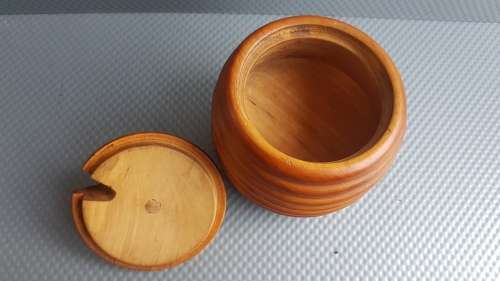Vintage! Wooden Beehive Shaped Honey Jar With Lid.