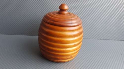 Vintage! Wooden Beehive Shaped Honey Jar With Lid.