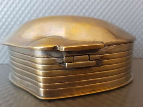 Vintage! Clam Shell Silver Plated Trinket Box With Lid.