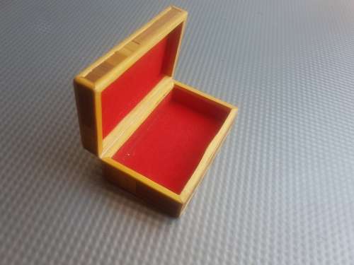 Vintage! Bamboo Trinket Box.