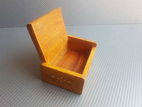 Vintage! Wooden Trinket Box.