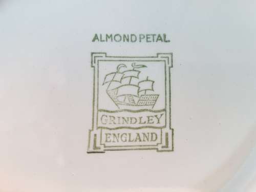 Vintage! Mint Green Grindley `Almond Petal` Serving Bowl.