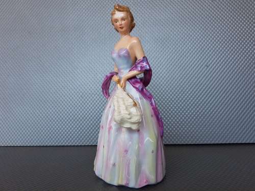 Vintage!  Wedgewood `Debutante ` Figurine Circa 1935