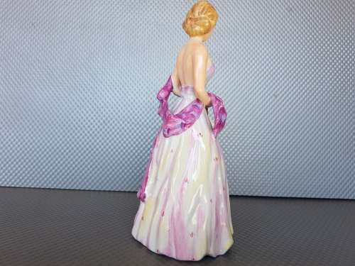 Vintage!  Wedgewood `Debutante ` Figurine Circa 1935