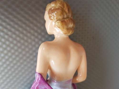 Vintage!  Wedgewood `Debutante ` Figurine Circa 1935