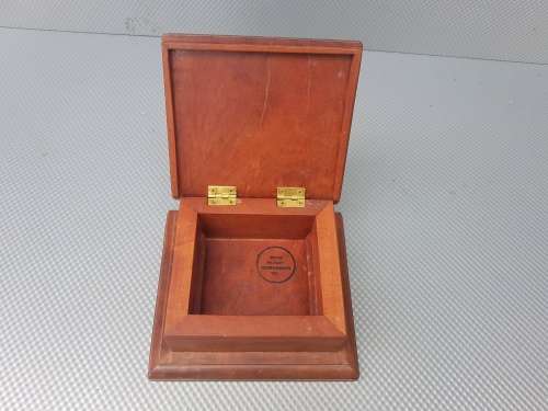 Vintage! Wooden Square Jewelry / Trinket Box.
