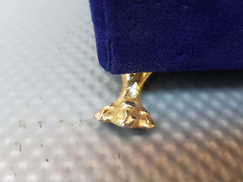 Vintage! Dorothy Gray Royal Blue Velvet Jewelry Case.