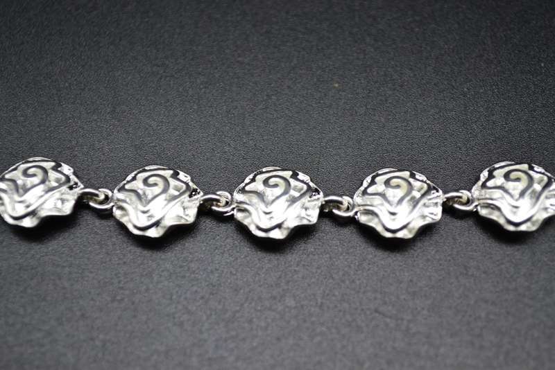 925 Sterling Silver Rose Link Bracelet, 13mm wide, 24.5cm Long - 14.68 grams