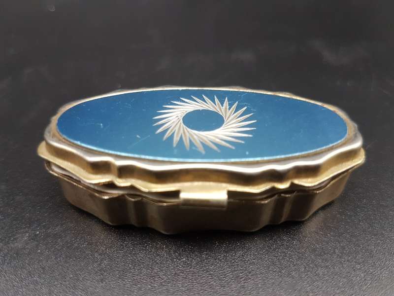 Vintage! Starburst Pill Box Metal Alloy Aqua Blue Turquoise.