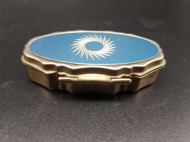 Vintage! Starburst Pill Box Metal Alloy Aqua Blue Turquoise.