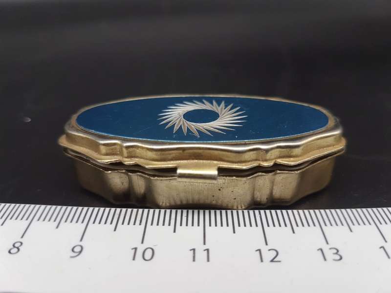 Vintage! Starburst Pill Box Metal Alloy Aqua Blue Turquoise.