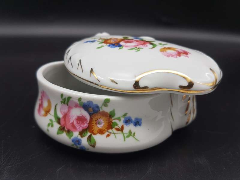 Vintage! Floral And White Ceramic Oblong Trinket Box.