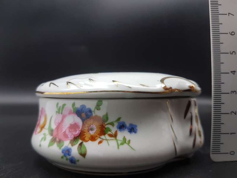 Vintage! Floral And White Ceramic Oblong Trinket Box.