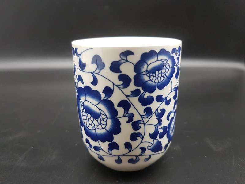 Vintage! Blue And White Retro Ceramic Chinese Tea Cup.