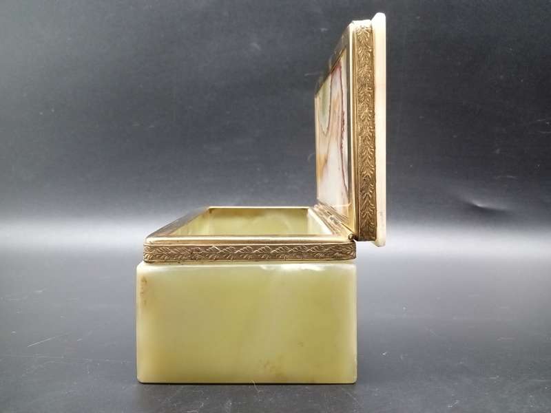 Vintage! Italian - Rectangular Alabaster Marble Jewelry Box.