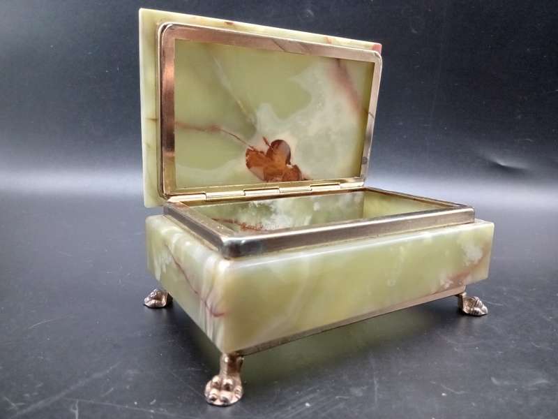 Vintage! Alabaster Marble Trinket Box With Lid.