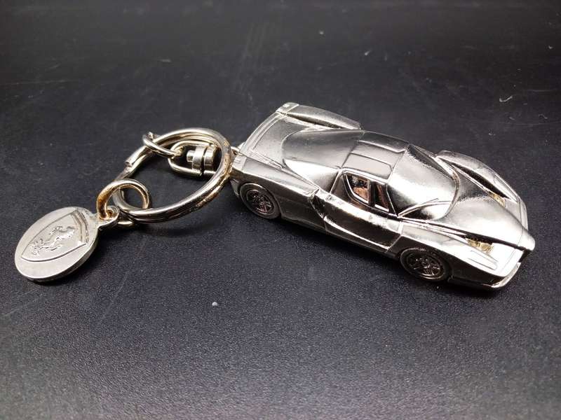 Fantastically Sleek! Enzo Ferrari Model Car Shell V-Power Keyring Key Chain  (10.5cm x 2.5cm)