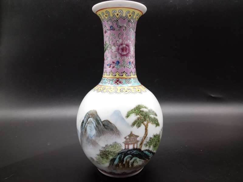 Vintage! Chinese Porcelain - Famille Rose - Detailed Lanscape - Jingsezhen Vase