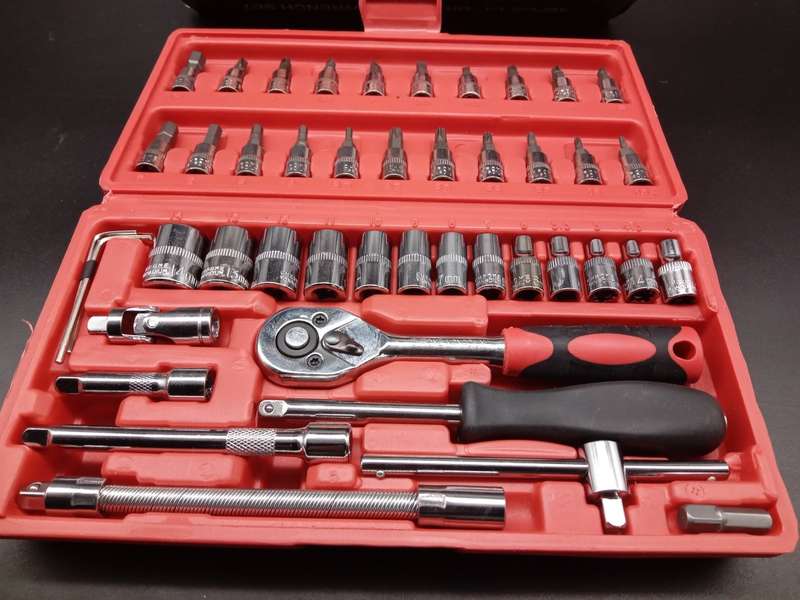 Awesome Tool Set - Safety Gloves, Socket Set, Spanners (27/21/21) and Heavy Duty Screwdriver Set
