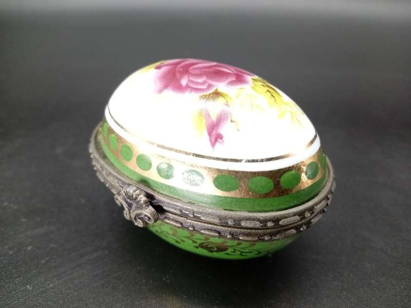 Vintage! Porcelain Egg - Floral - Collectable Pill Box