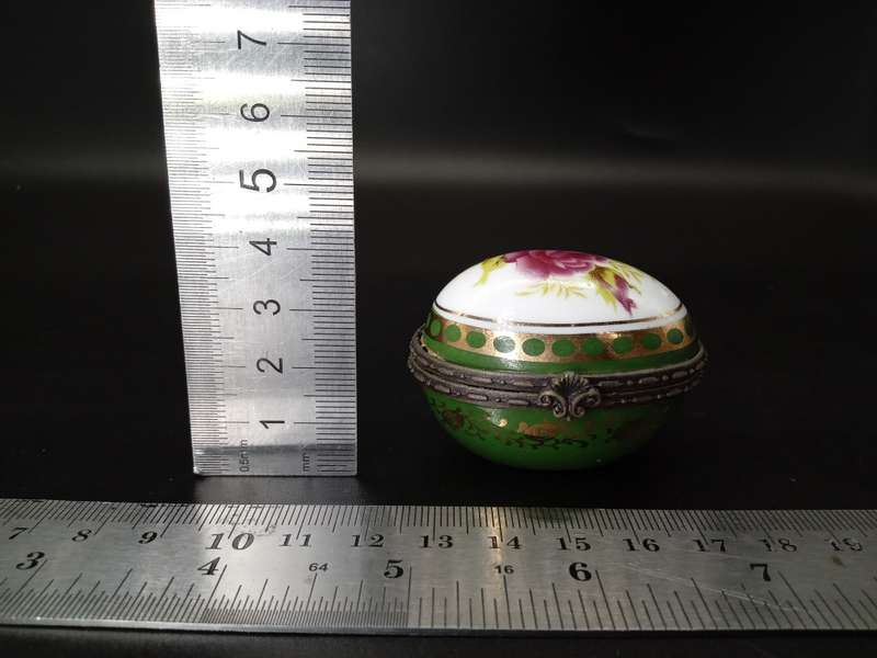Vintage! Porcelain - Brass - Colonial - Collectable Pill Box