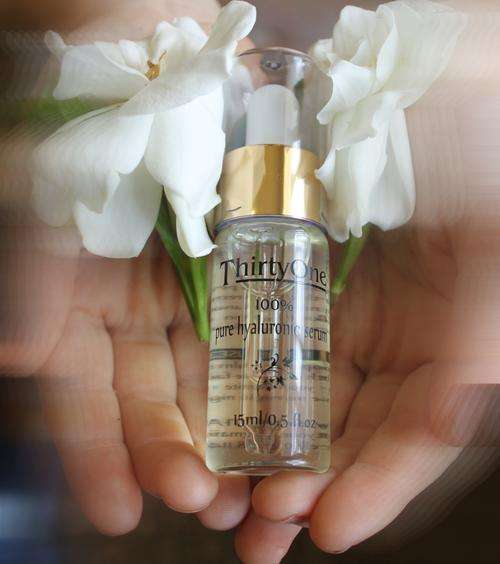 Hyaluronic acid Serum Anti-wrinkle & 100% Hydration to skin - deep moisturiser