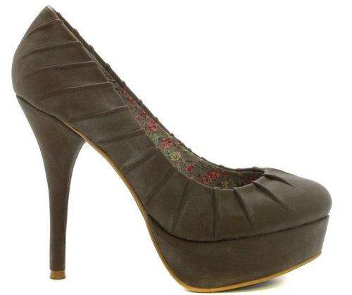 SALE!! PLUM Delicious Taupe Platform Pumps