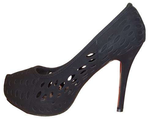 PLUM Delicious Black Heels