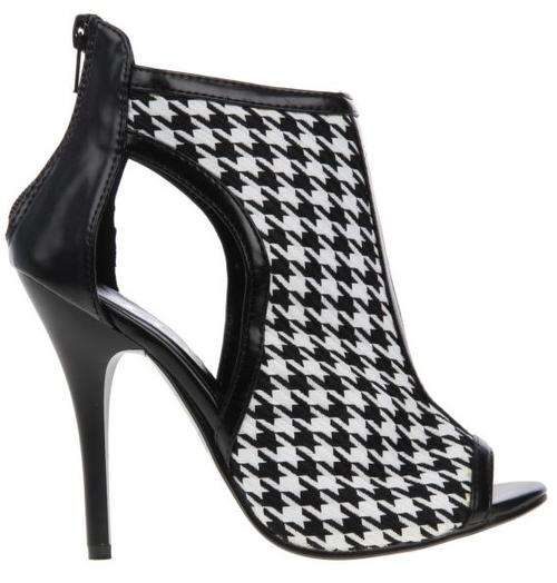 Linx Cut Out Peep Toe Booties (Size 4)