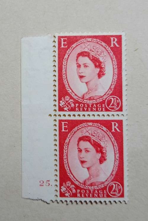 2 1/2d Stamp Queen Elizabeth Unused Pair