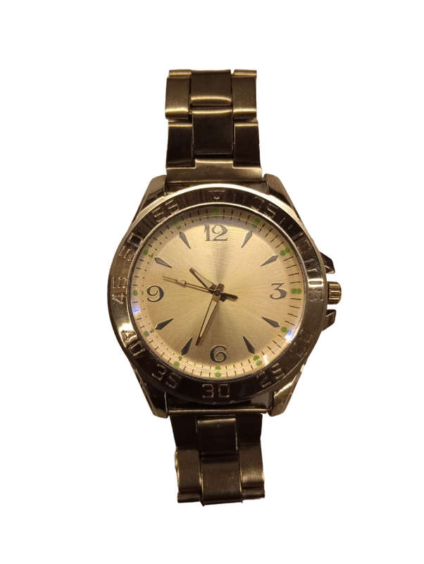 Stunning and Simple Mens Analogue Watch Smooth Silver  With Metal Strap