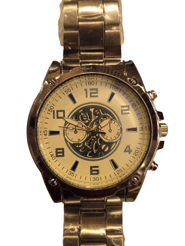 Stunning Design Mens Analagoue Watch -Stunning and Sleek  Design on White Face With Steel Strap