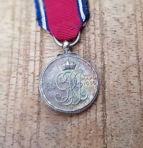 Miniature and Aluminium Full Size Commemorative  Medal Silver Pin-1933 Jubilee
