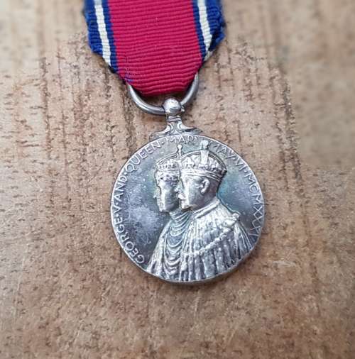 Miniature and Aluminium Full Size Commemorative  Medal Silver Pin-1933 Jubilee