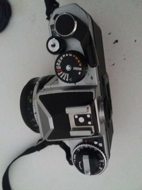 Nikon FE2 SLR 35mm-Nikkor Lense 50mm 1:1,8- 4223793