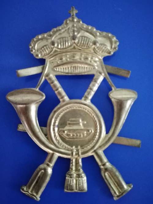 WW2 Italian Light Tank Badge size 88mm x 58mm