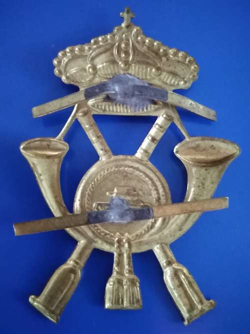 WW2 Italian Light Tank Badge size 88mm x 58mm
