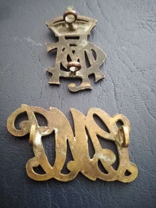 Cape Mounted Police -Shoulder Title Worn 1913-1914(Owen 1841)&Collar Badge (Owen 1839)