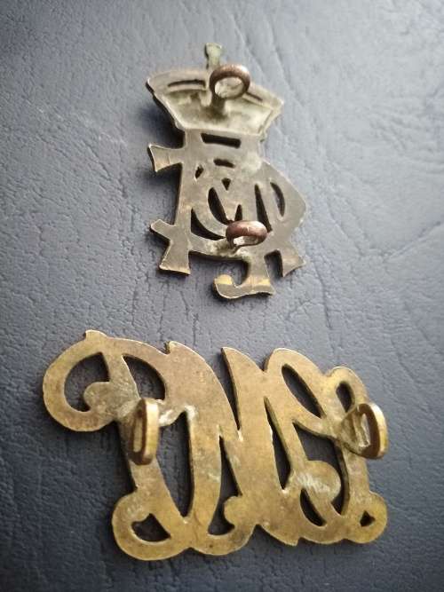 Cape Mounted Police -Shoulder Title Worn 1913-1914(Owen 1841)&Collar Badge (Owen 1839)