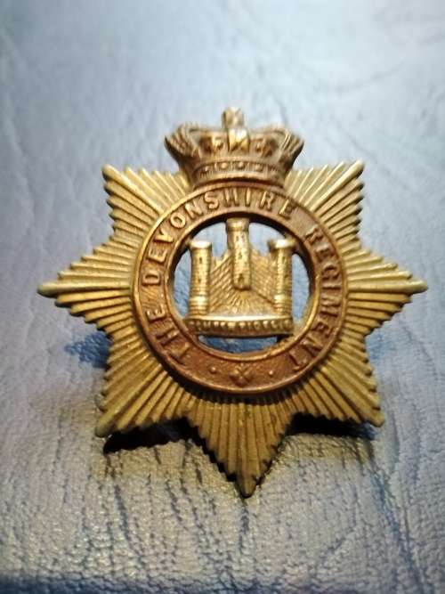 Boer War The Devonshire Regiment,Cap Badge QV Crown