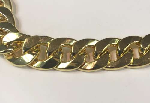 9 carat - Gold Flat links ,Heavy curb gents bracelet -cm 23 long - 8.5 mm.wide- clearance