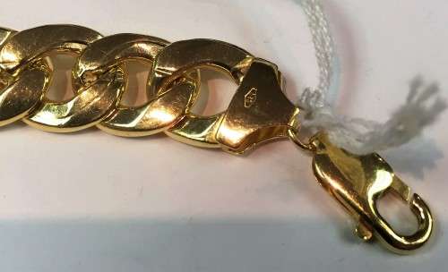 9 carat - Gold Flat links ,Heavy curb gents bracelet -cm 23 long - 8.5 mm.wide- clearance
